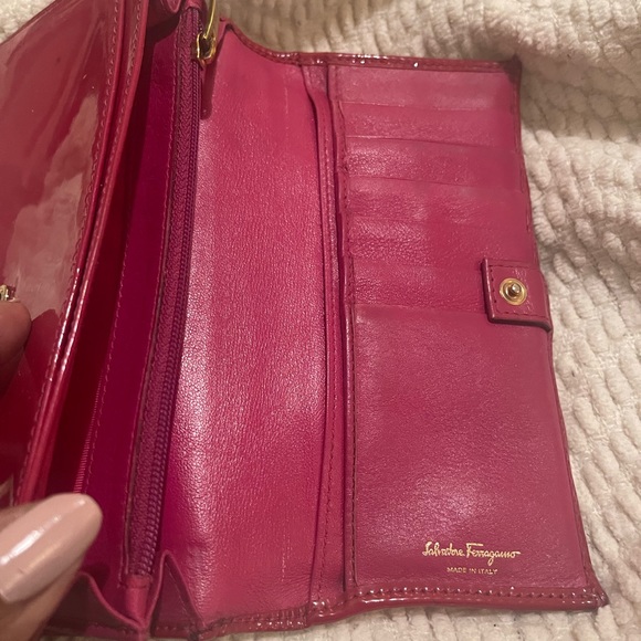 Salvatore Ferragamo Res Wallet - Picture 8 of 10
